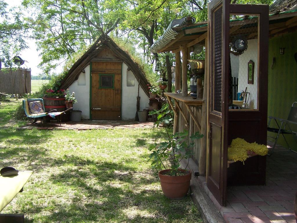 Chy-Kara Farm Camping Bed and Breakfast Pálmonostora Pokój zdjęcie